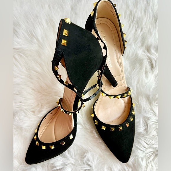 ADRIENNE VITTADINI
Newly Faux Suede Studded Pumps Black, size 7 - Picture 7 of 8